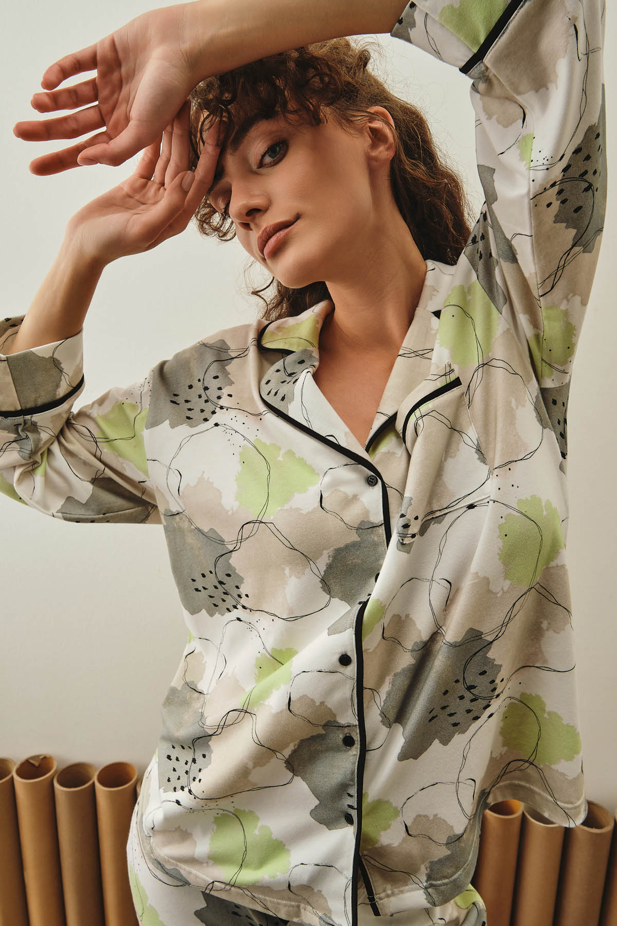 Kadın Pamuklu Gömlek Yaka Pijama Üstü - 27436-GMK Yeşil Baskılı